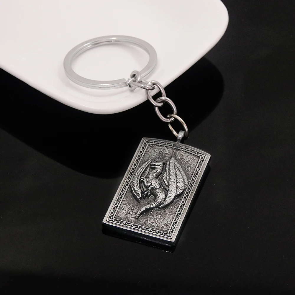 Spiels erie Vintage Anhänger Schlüssel bund alten Drachen geprägt Schild Schlüssel ring Schlüssel anhänger für Frauen Männer Schmuck Zubehör Geschenke – Detail 4