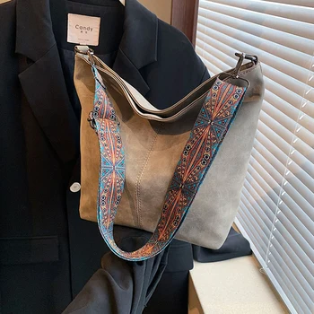 Vintage Solid Color PU Leather Women Fashion Shoulder Sling Bag Simple Wide Strap Bucket Crossbody Bag Retro Style Hobo Bag 1