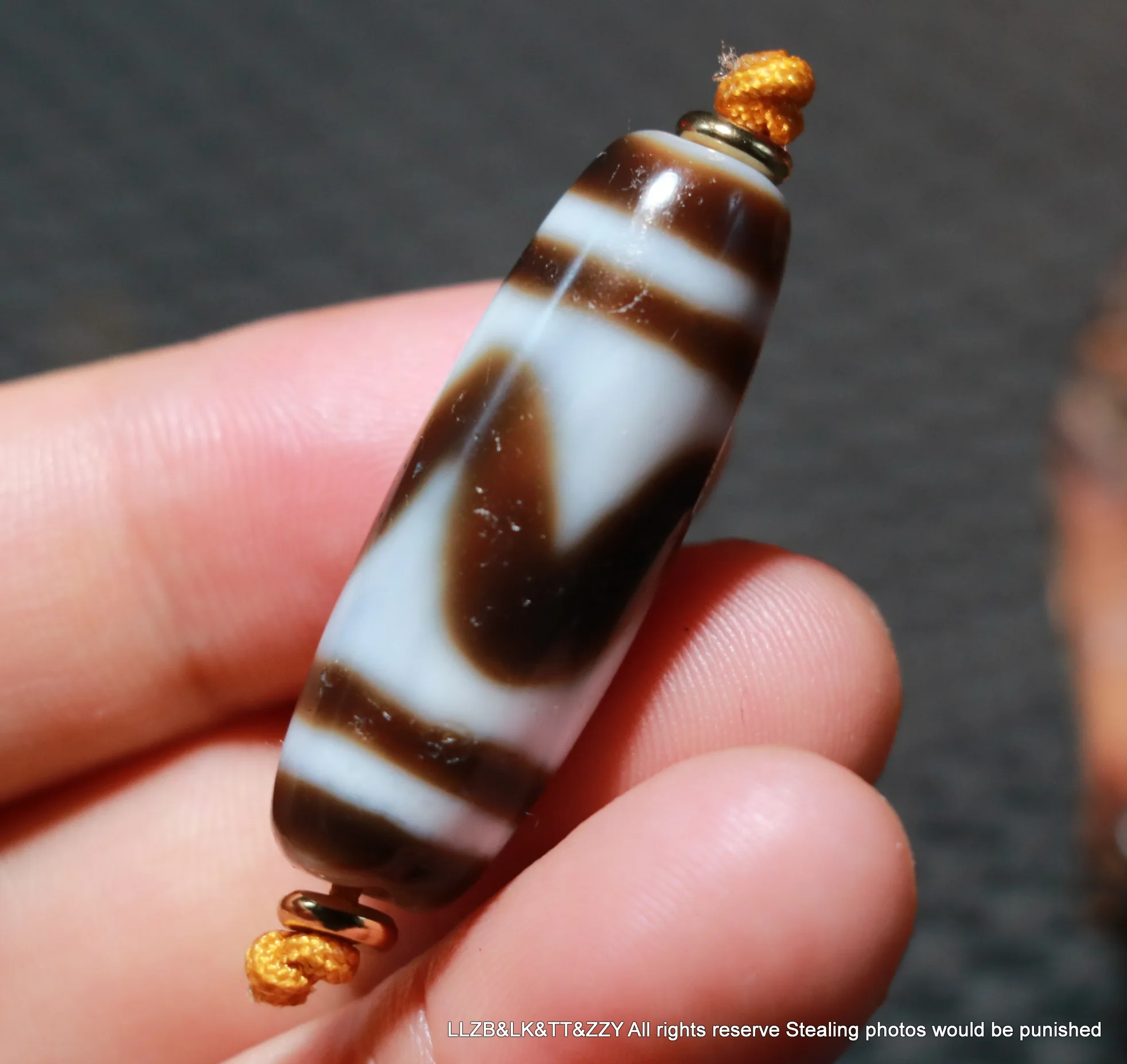 

Magic Power Energy Tibetan Old Agate Sharp Tiger Tooth Symbol dZi Bead Amulet Fit For Bracelet Top Quality Timestown UP76