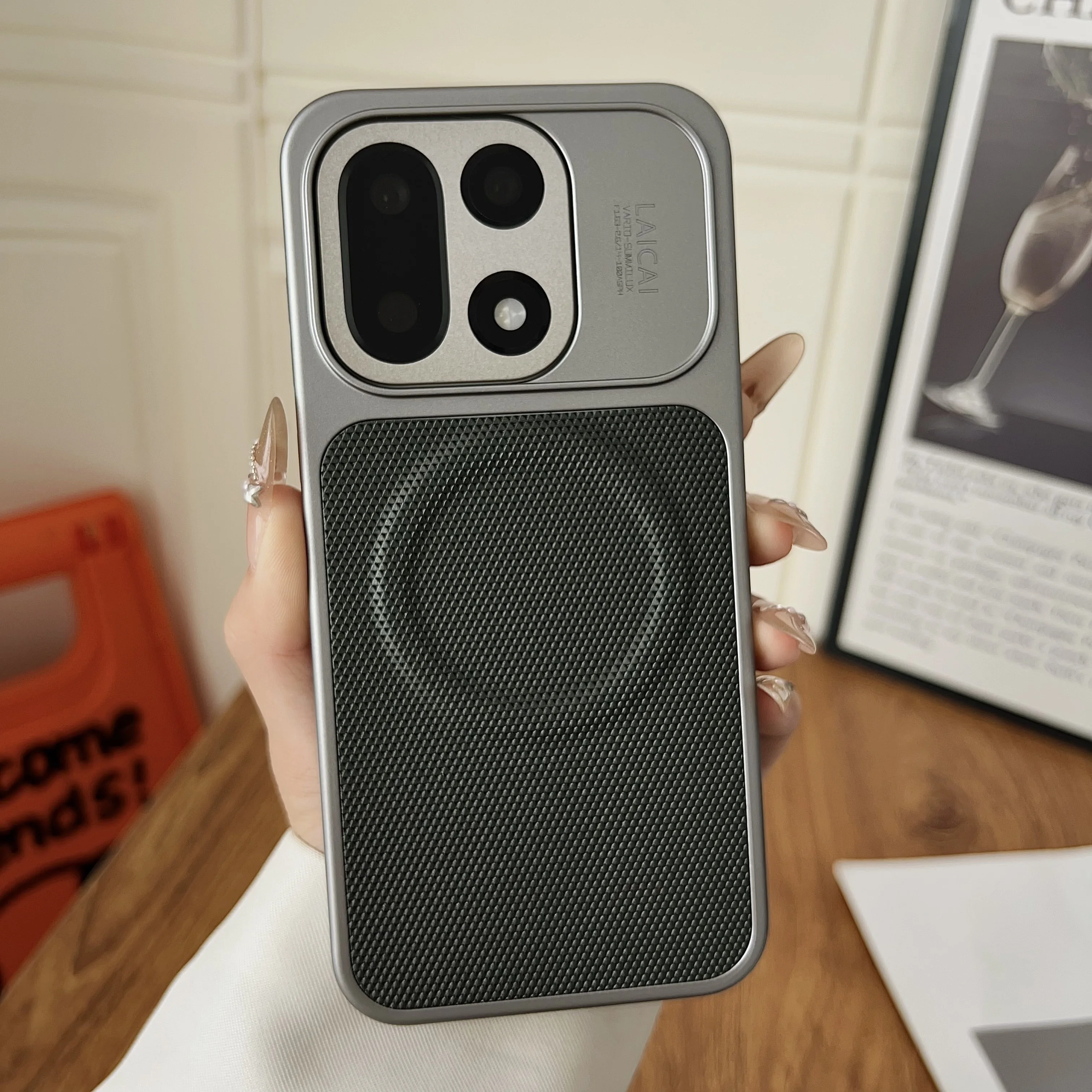 Luxury Triangular Pattern Magnetic Hard Shockproof Case
