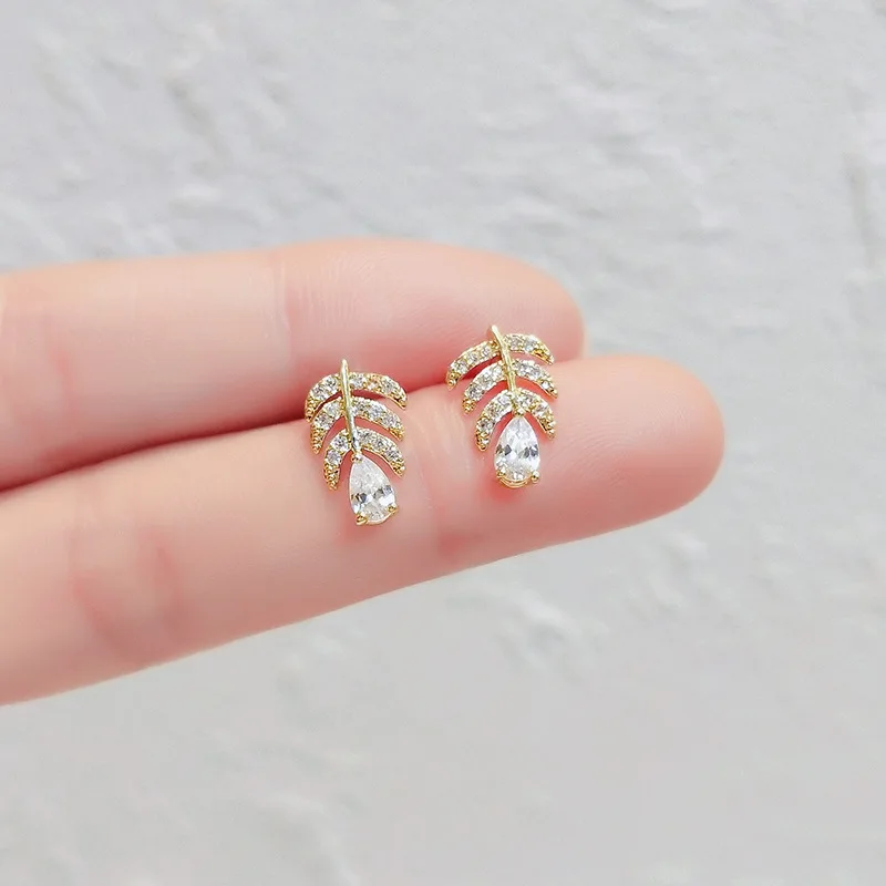 

2022 NEW Trend Leaf Oval Shape Earring For Women Micro Set Small Diamond Crystal Zircon Anniversary Gift Jewelry