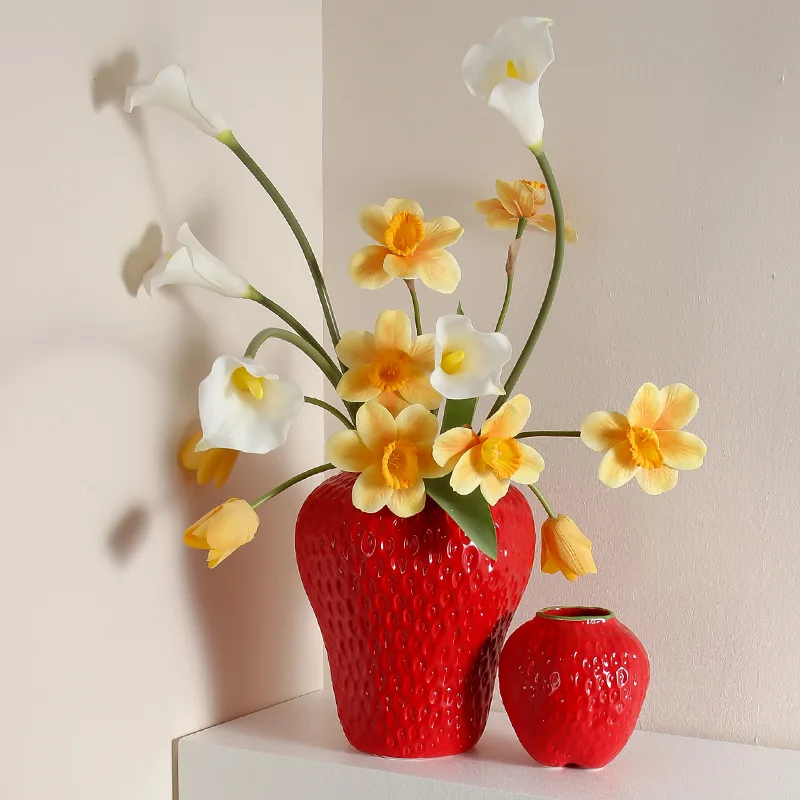 

Ceramic Strawberry Vase Simulation Fruit Flower Pot Vase Modern Decorative Flowers Arrangement Vases Home Tabletop Decoration