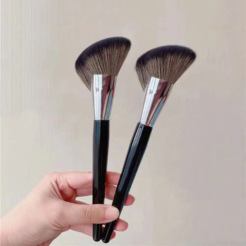 Professional Fan Face Contour Makeup Brushes Fan shaped Professional Powder Blush V Face