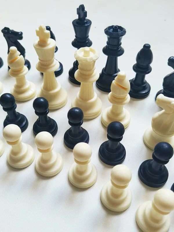 32Pcs Tradtional Board Game Tournament Chess Pieces Chessmen Set Replacement Checker Pawn Non-Toxic Kids Adults