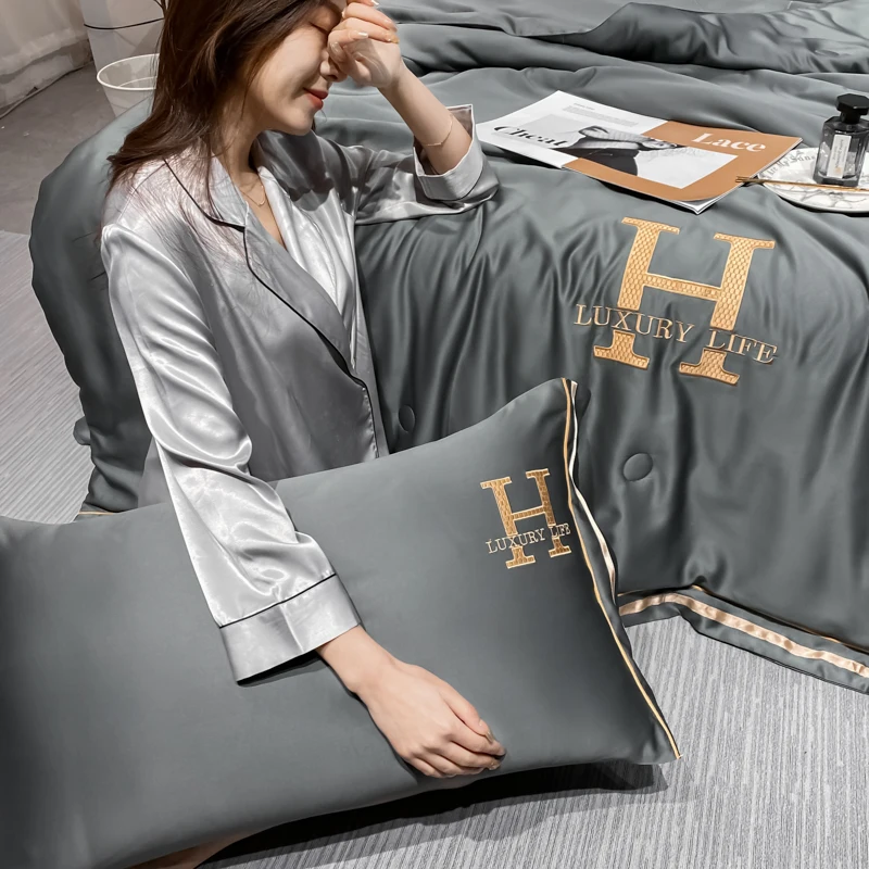 New Ice Silk Summer Quilt Air Conditioned Comforter Quick Cooling and Cooling Home Student Dormitory Quilt Queen King Size summer quilt