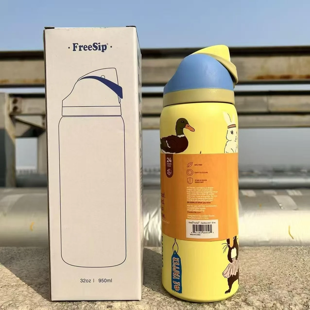 32oz Stainless Steel Vacuum Insulated Water Bottle with Straw and Leak-Proof Lid