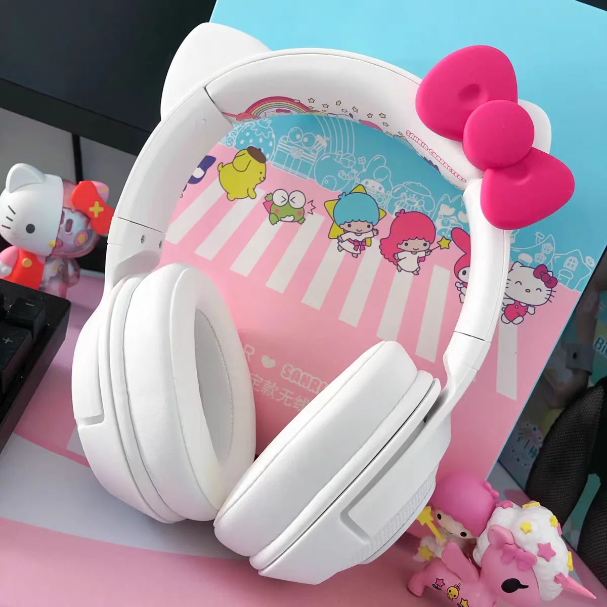 

2023 оригинальные светящиеся наушники Hello Kitty Razer, гарнитура с котом, Беспроводная Bluetooth-гарнитура, модная Музыкальная гарнитура для телефона и компьютера с микрофоном