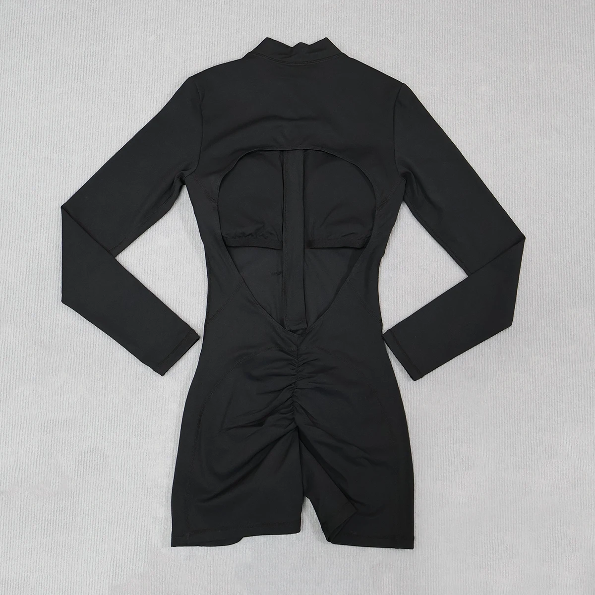 Damen Sommer Gym Jumpsuit mit halbem Reißverschluss und V-Rücken-Design – Atmungsaktive Outdoor-Activewear für Fitness und Po-Lifting Sportoutfit – Detail 15