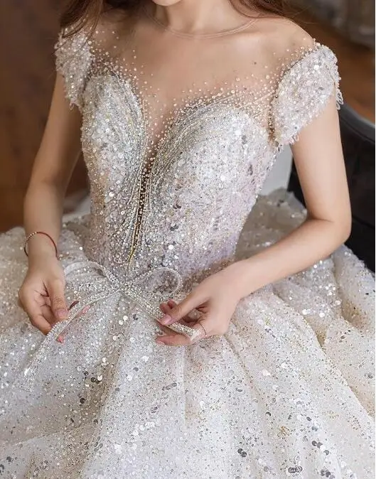 

Luxury Princess Wedding Dresses 2022 A-Line Short Sleeves Shiny Beading Crystal Sheer Neck Europe High-End Bridal Gowns Elegant