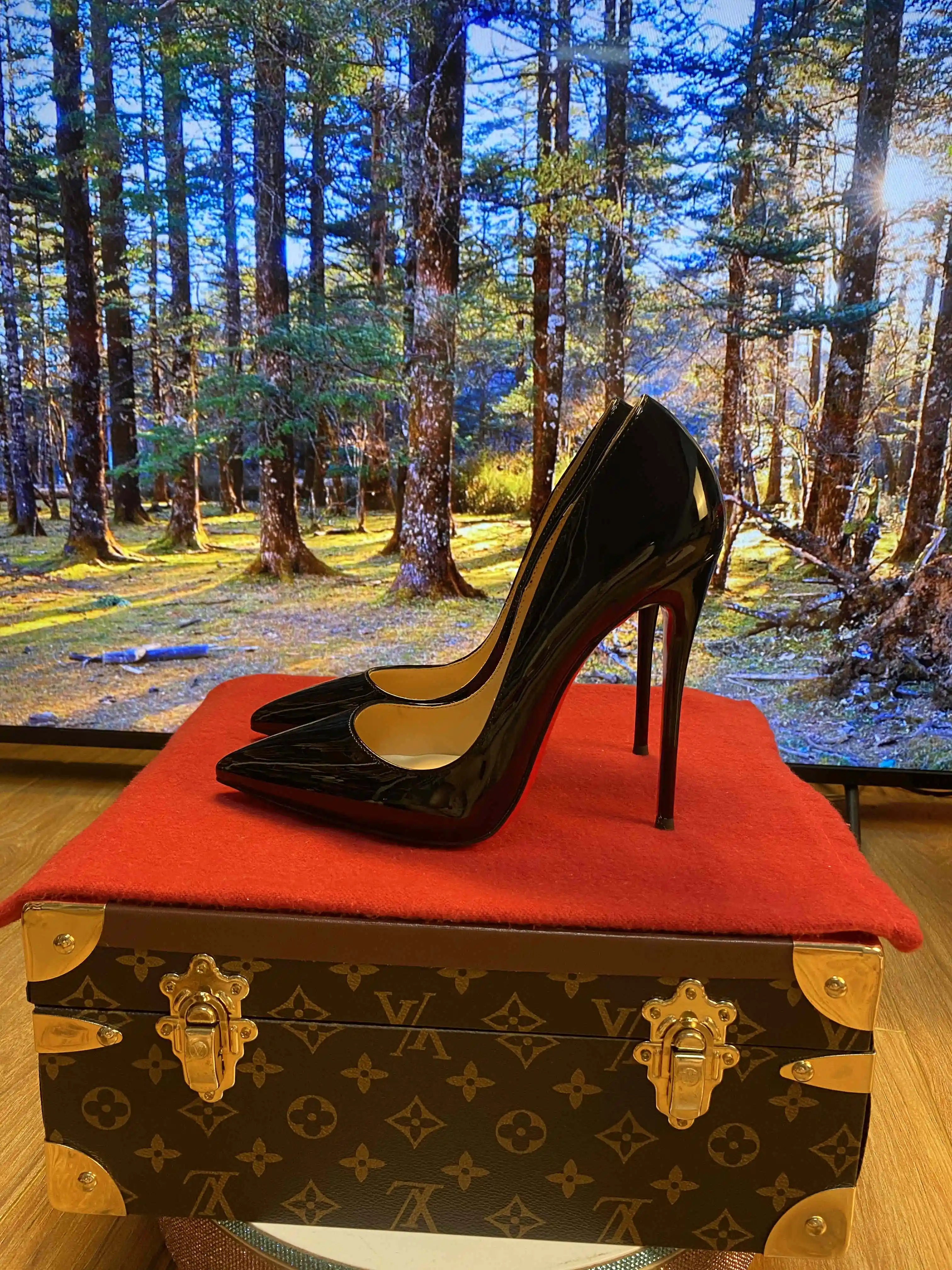 Black patent leather red soled high heels for women 2024 new professional temperament pointed shallow mouth sexy single shoes