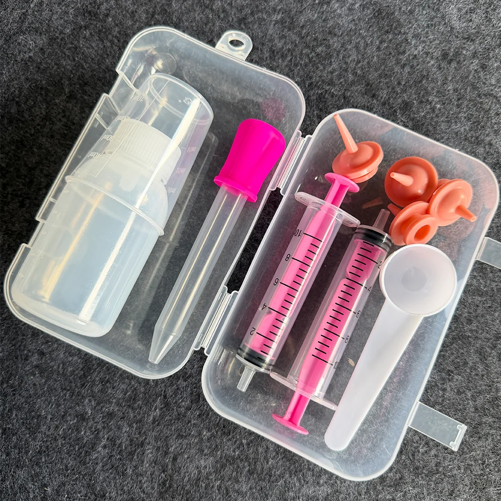 Baby Pet Care Set, with Various Tools (Nipple, Feeding Bottle, Dropper, Measuring Cup, Syringe, Spoon, Storage Box) with Clear Scale Markings to Control Feeding Amounts; Multiple Spare Silicone Tips That Are Bite-Resistant and Durable; Hard Transparent Storage Box with Compartments for Storing Accessories, for Use When Traveling or at Home, to Prevent Accessory Loss. Suitable for Kittens, Puppies, Hamsters, Sugar Gliders, Chinchillas, Rabbits and Other Small Pets, It Is Highly Versatile.
