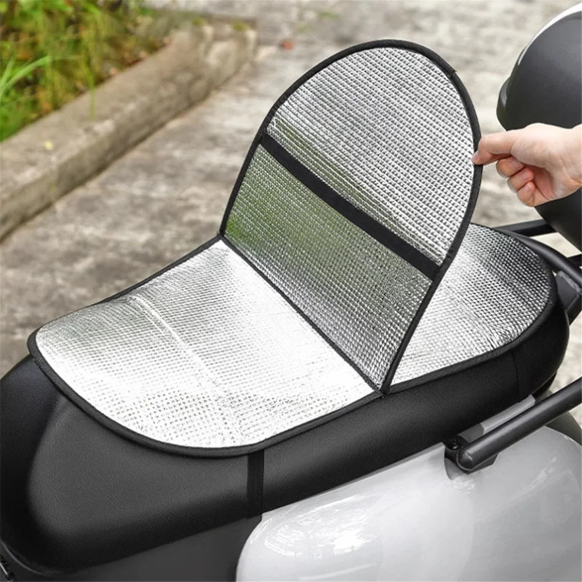 BAAU Electric Vehicle Sun Protection Cushion, Anti-Scalding Heat Insulation Flip Pad, Reflective Aluminum Foil Sunshade Pad