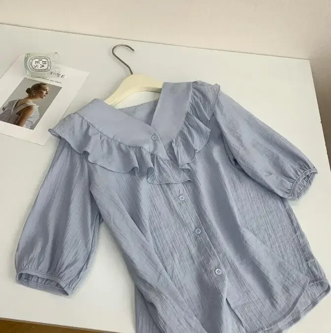 

V-neck ruffled short sleeved women's shirt