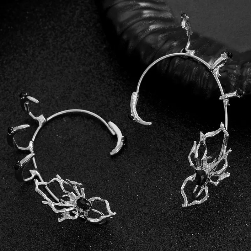 Gothic Metal Spider Red Zircon Ear Cuff Stud Earring for Women HipHop Exaggerated Ear Clip Halloween Y2K Party Jewelry Gift