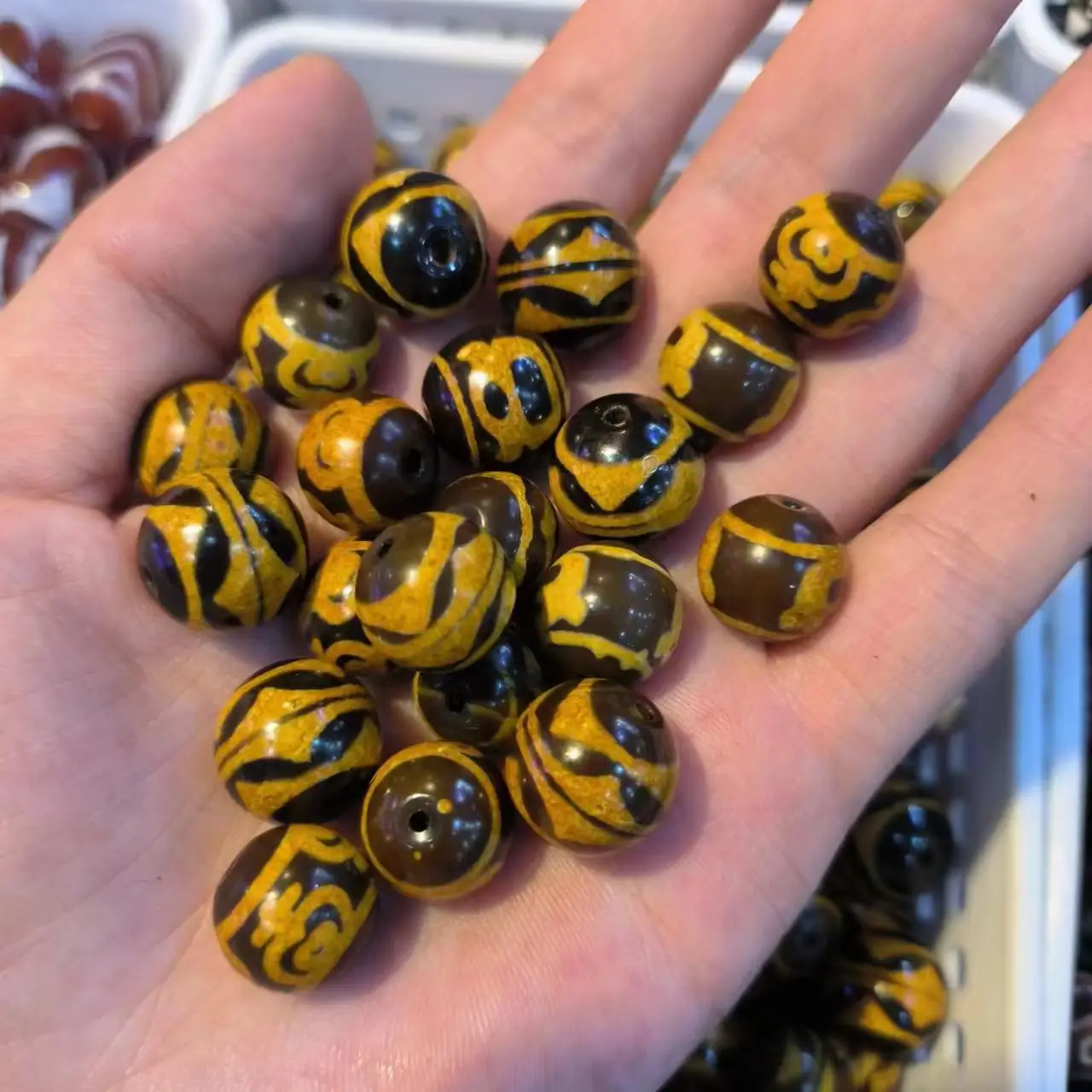 

100pcs/lot natural agate old dzi loose beads wholesale ancient craft Various patterns black and yellow bracelet necklace earring