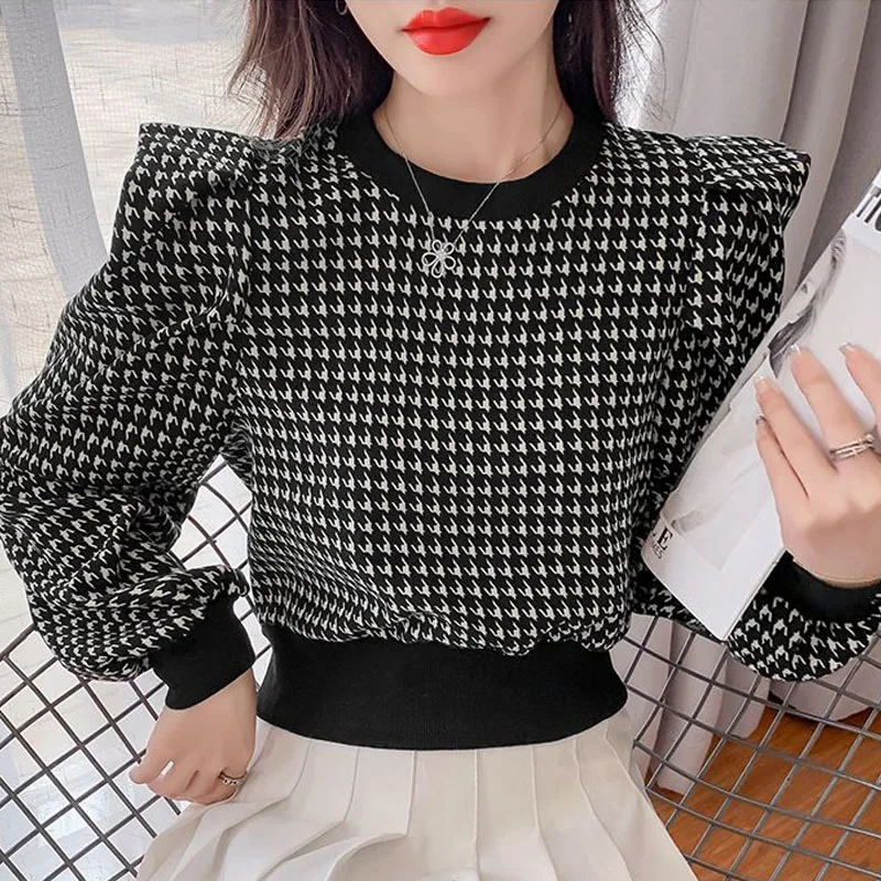 New Spring and Autumn Fashion Korean Edition Contrast Plaid Round Neck Short Loose Versatile Foreigner Long Sleeve Sweater