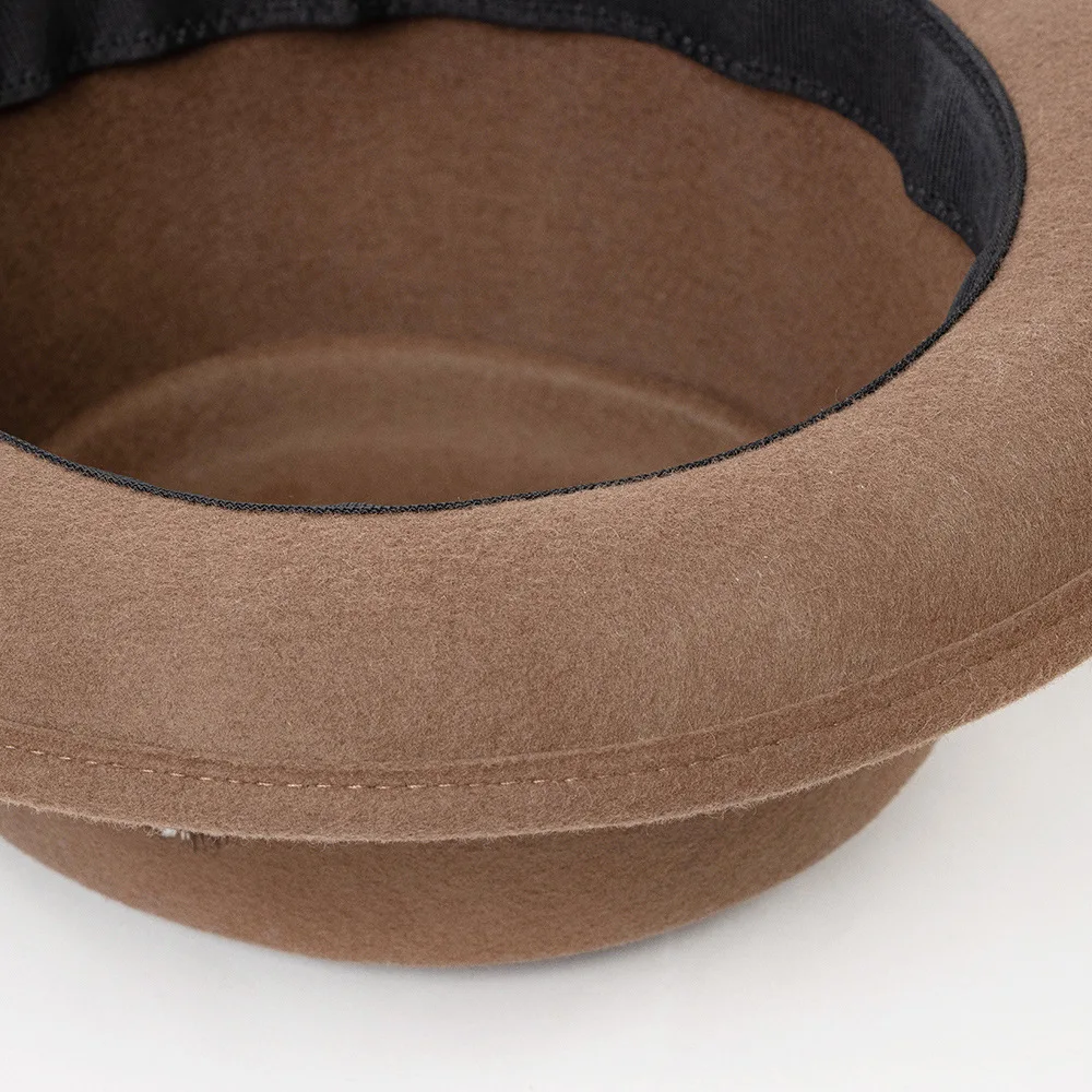 Damen-Mütze aus 100 % Wolle, Pork Pie, Fedora-Kappen, Boater-Hüte, Frühling, Herbst, Winter, warme Wolle, flache Oberseite, britischer Filzhut, Feder-Bowknot – Detail 19