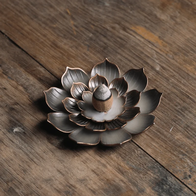 

1pc Lotus Shaped Bronze Incense Burner for Home and Office Aromatherapy and Meditation - Perfect for Yoga, Tea Parties, and Room