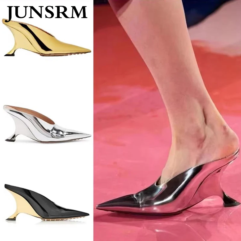

2023 Runway High Heels Sexy Pointed Toe Shallow Metallic Patent Leather Half Slippers Wedges Fashion Roman Sandal Big Size 34-43