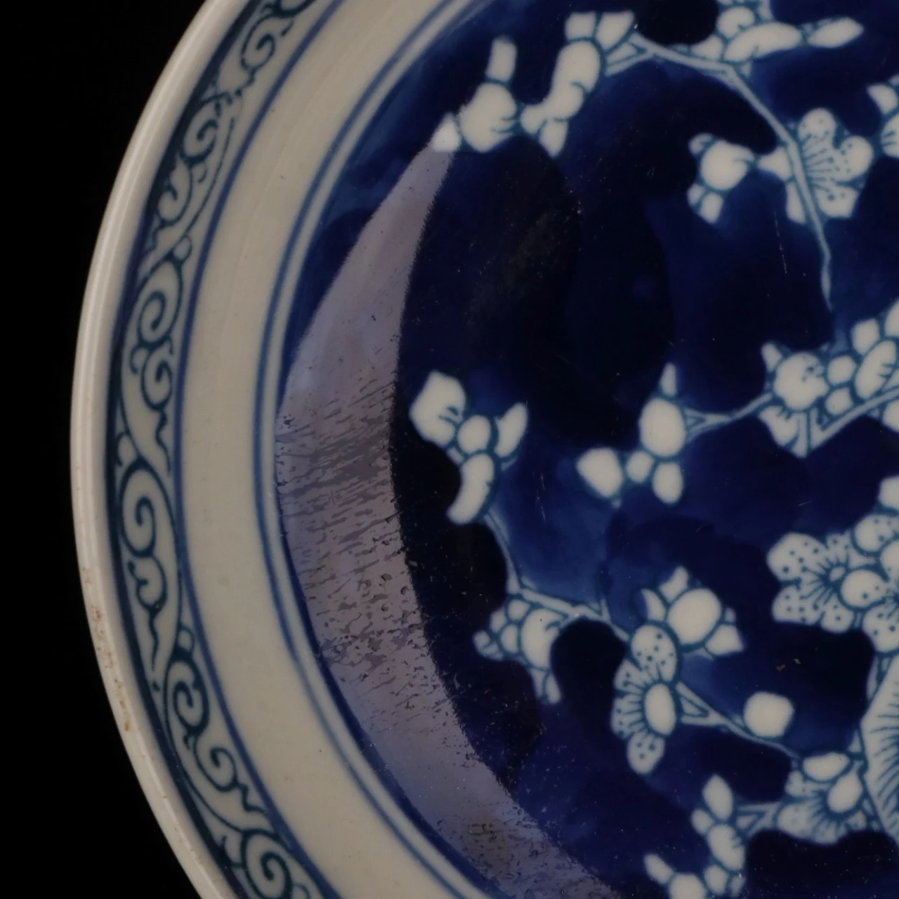 Antique Porcelain Blue and White Plum Blossom Pattern Small Plate Decorative Ornament 4