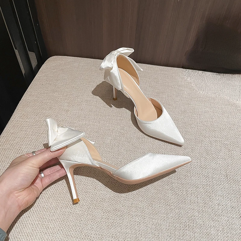 2022 New Solid Color Fashion Design Stiletto Bow Hollow Women's Wedding Shoes Women's Exquisite Shallow Mouth Satin High Heels 4
