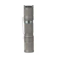Lumintop TOOL AA V3.0 Lampe de poche en titane EDC avec clip et diffuseur 900 lumens Lampe portable compacte pour un transport quotidien 5