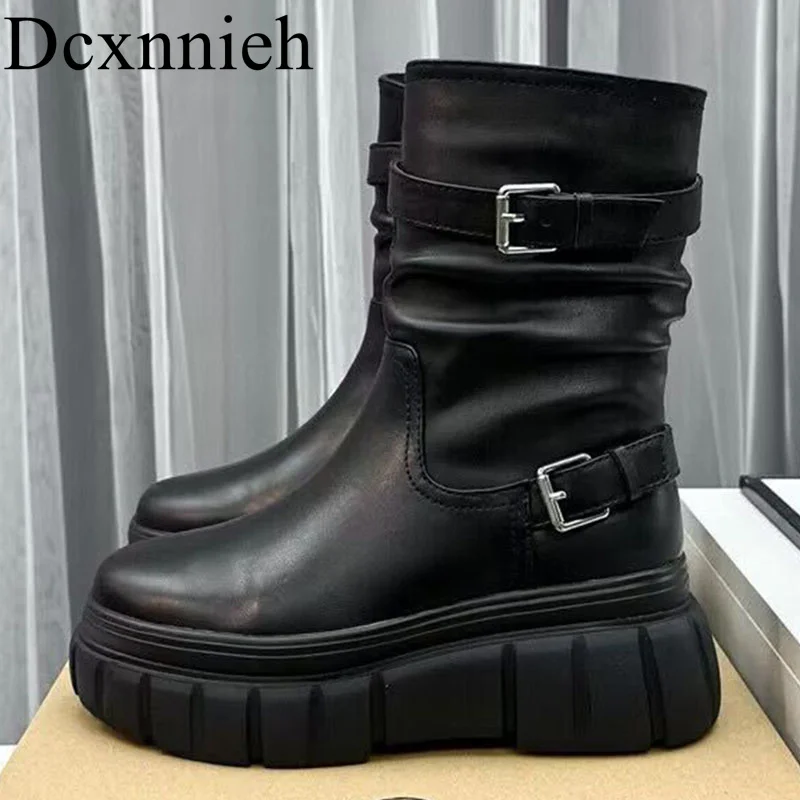 

2023 Women Genuine Leather Mid Calf Riding Boots Side Zipper The Motorcycle Boots Metal Belt Buckle Decor Autumn Winter Shoes