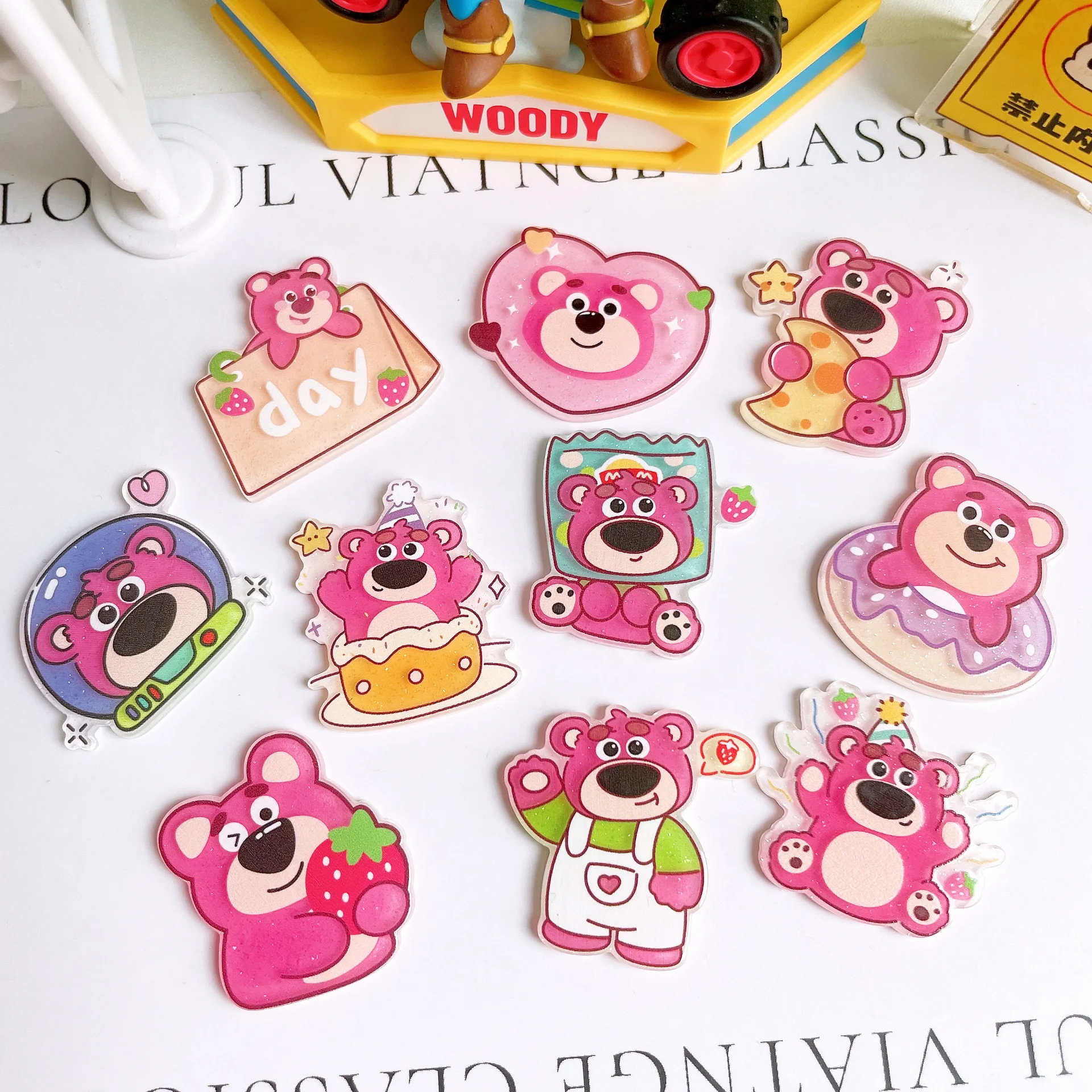 

10 Pcs New Cartoon Cute And Sweet Strawberry Bear Acrylic Scrapbook Diy Jewellery Hairpin Brooch Badge Accessories Decorate