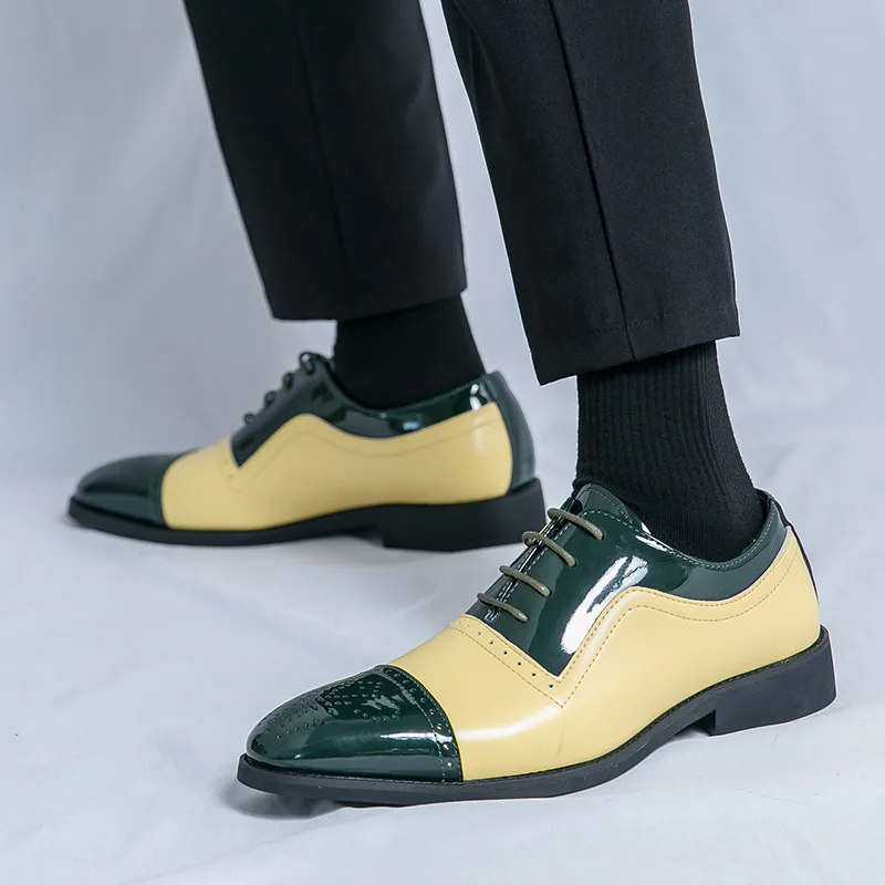 New Fashion Glitter Leather Casual Business Shoes for Men Pointed Toe Dress Shoes Men Luxury Brogue Zapatos Oxford Hombre