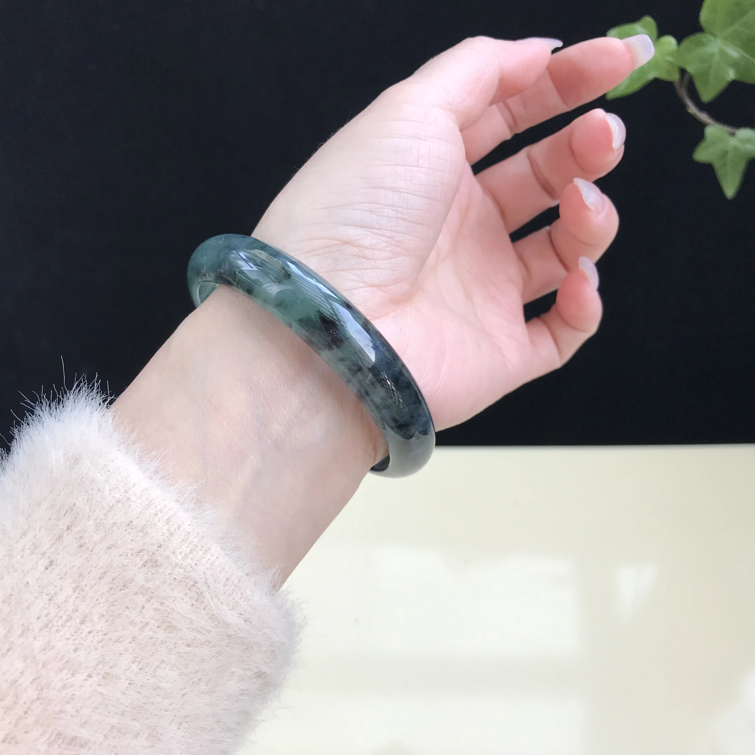 

Burma 100%Genuine High-end Jadeite Bracelet Jewelry Jade Bangles For Women 58mm (With Certificate)