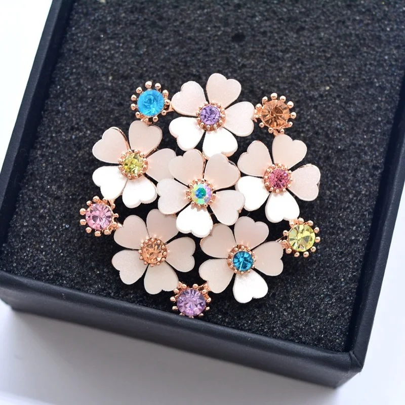 Elegant White Resin Flower Brooches Multi color Rhinestone Flower brooch  pins Women Wedding jewelry accessories clothes pin