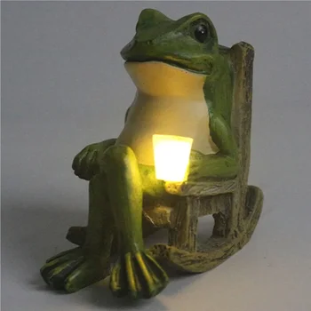 Solar Frog Garden Statue Light 1