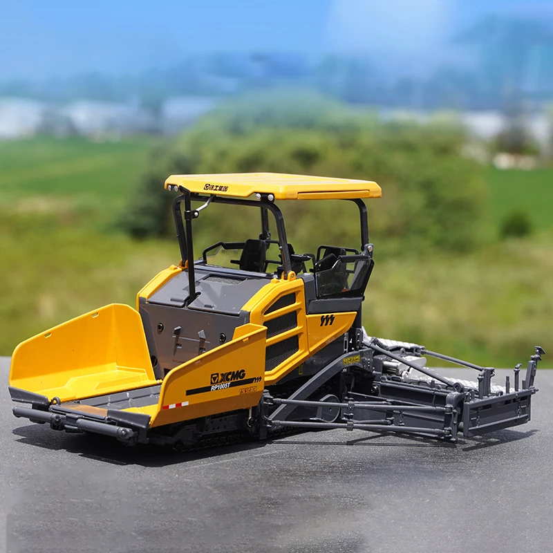 

1:35 Scale Model RP1005T Paver Diecast Alloy Engineering Machinery Car Metal Collection Souvenir Ornaments Display Toys Fan Gift