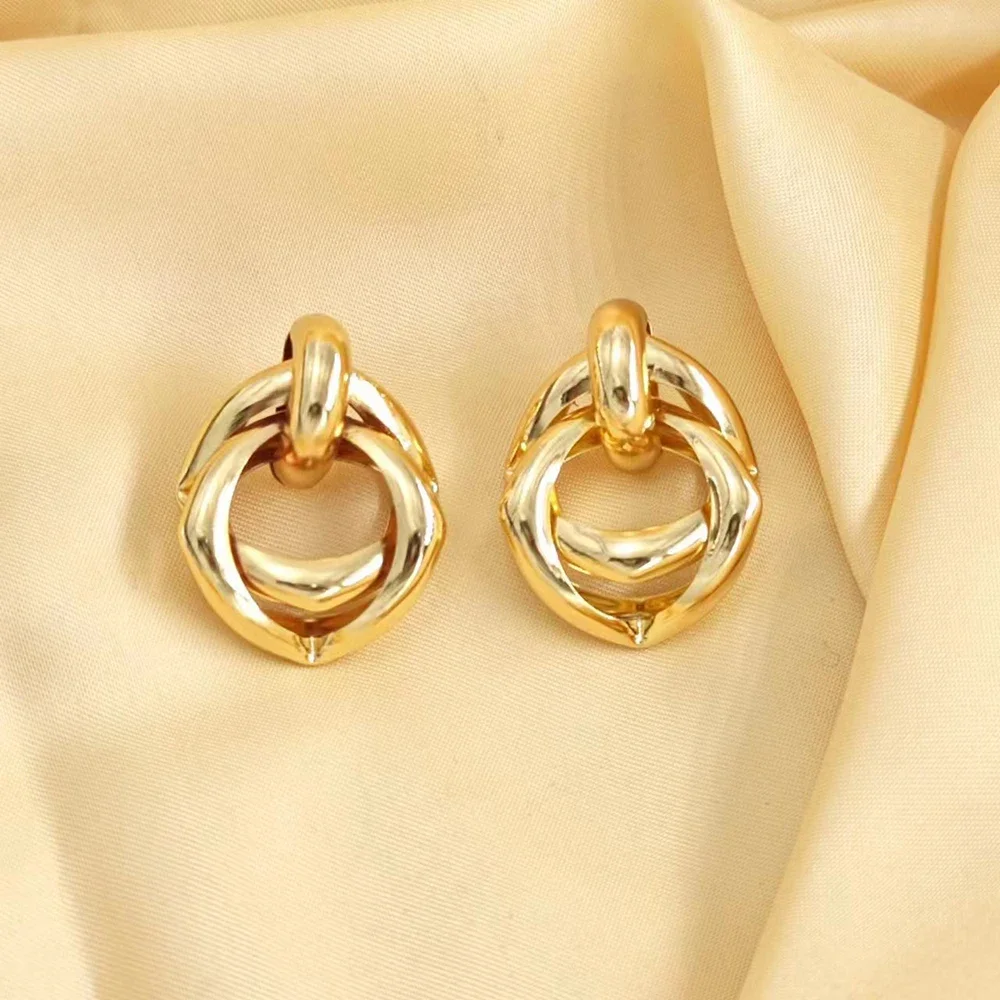 

Retro Double Ring Oval Metal Earring