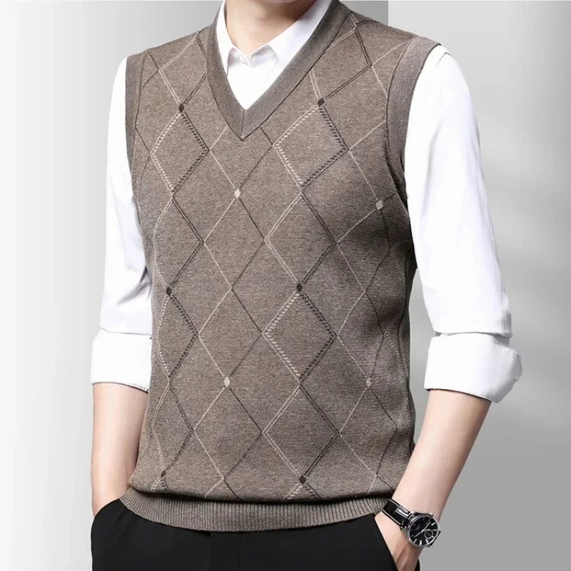 Comfortable Autumn Collection, Start Your Fashion Journey with A Sweater Vest!