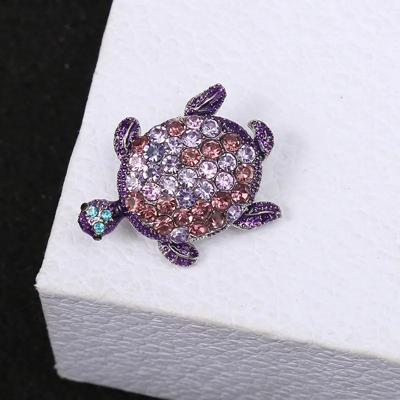 Pełny kryształ górski broszki dla kobiet modne niebieski Ocean metalowe broszka przypinki zwierzęce urok luksusowy Design biżuteria prezenty ślubne