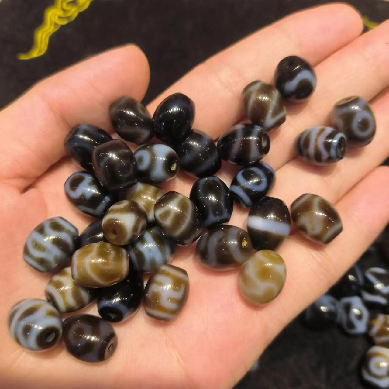 

1pcs/lot Natural Old Agate Dzi brown glossy old Various patterns diy bracelet necklace precious accessories gem jewelry amulet