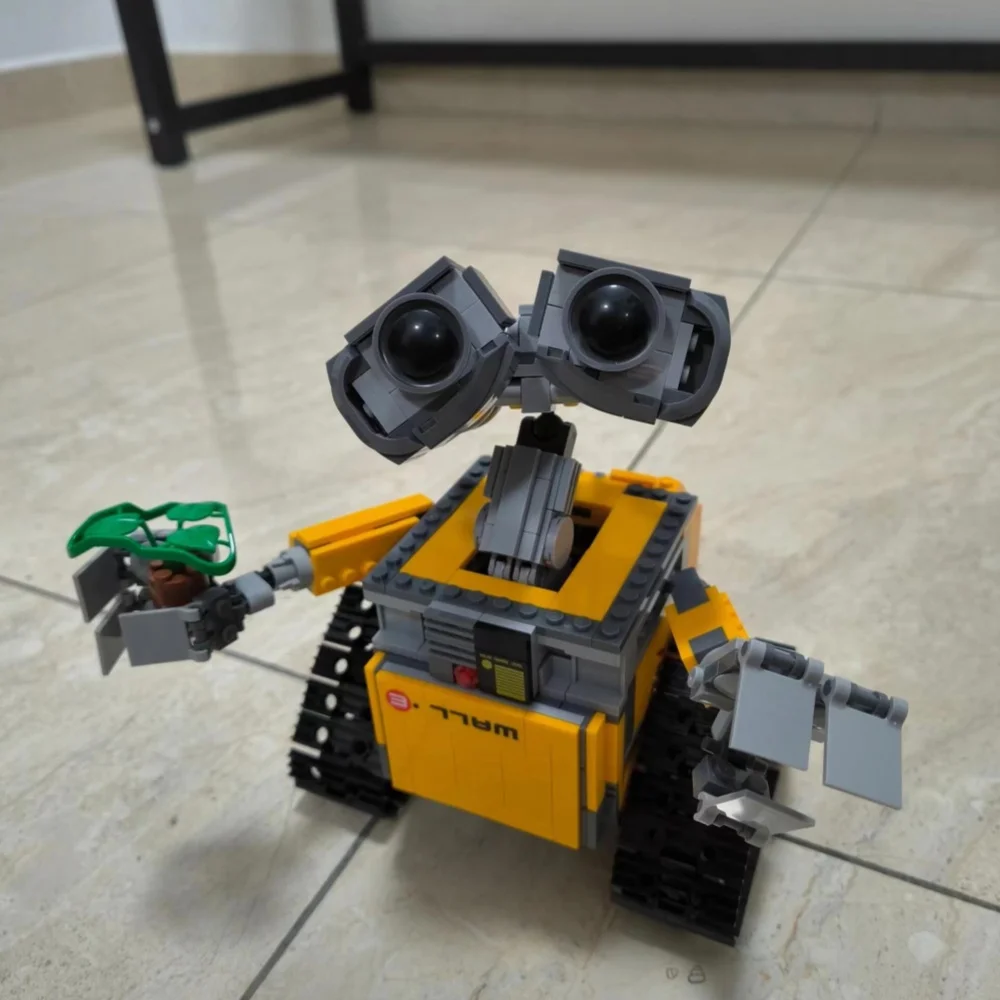 687PCS Robot Wa-l-li Building Bricks Movie series robot Compatible 21303 DIY Model For Child Toys Gift building block toys