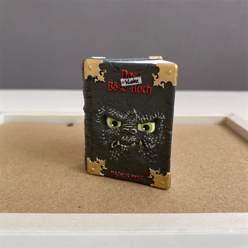 

5 см, мультяшная маленькая плохая книга, фигурка, игрушка из твердого ПВХ, детская коллекция, модель magnus myst, игрушка