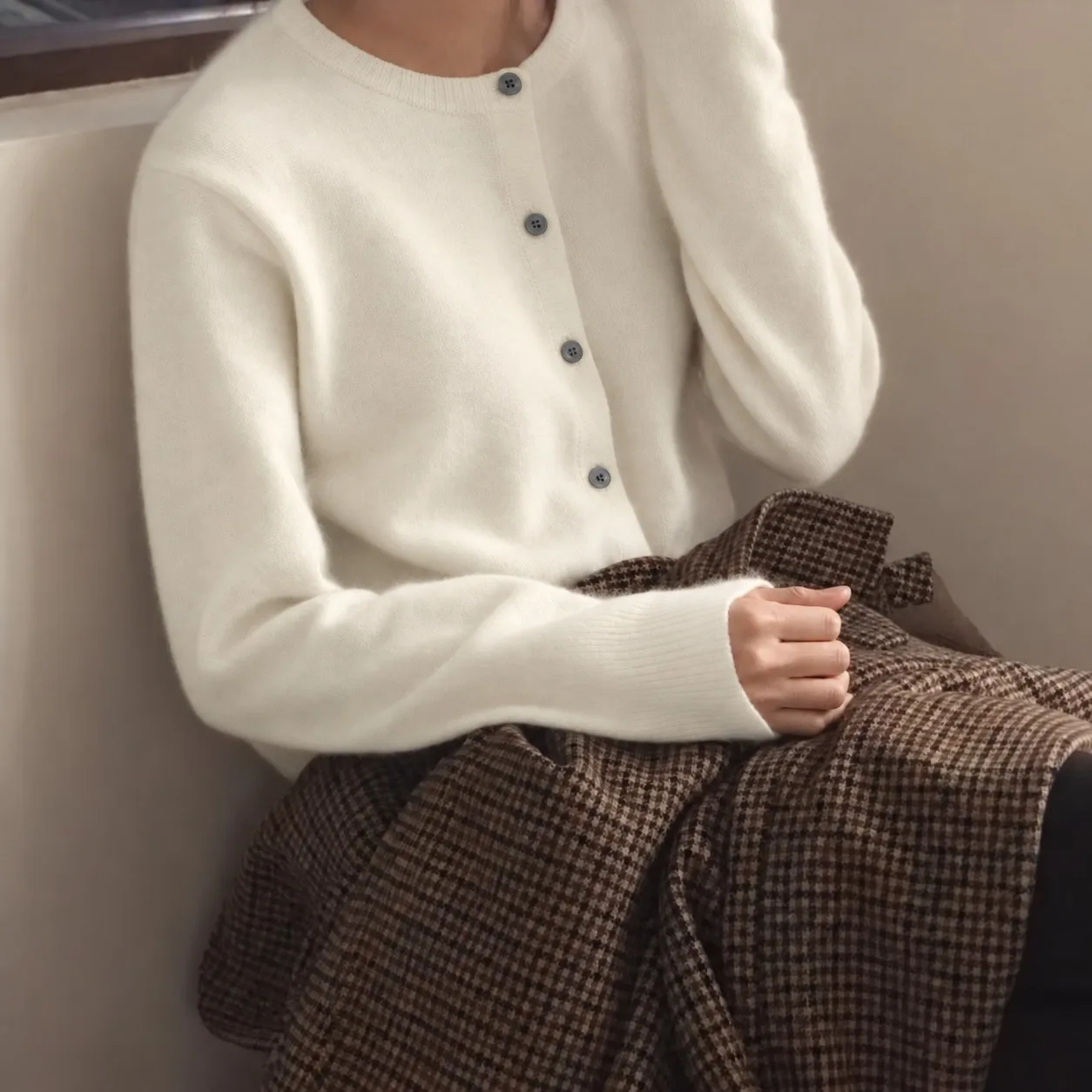 Soft Single-Breasted Knit Cardigan With Long Sleeves for Spring and Autumn Layering — photo 6