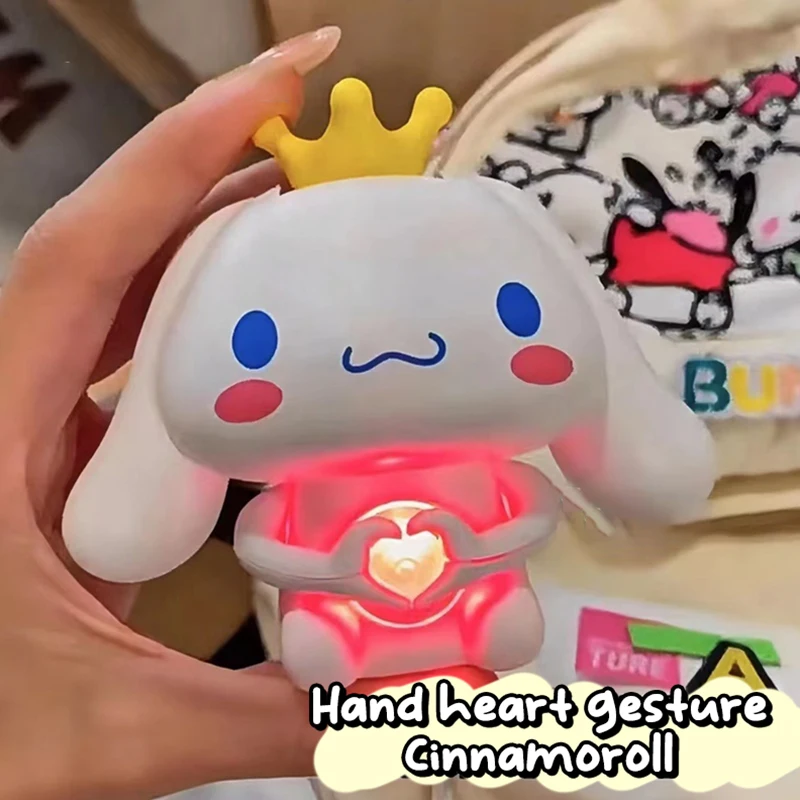 

Фигурка героя мультфильма Sanrio, жест руки и сердца, киваи, кукла коричная, модель, фигурка, подвесные игрушки для детей, рождественский подарок