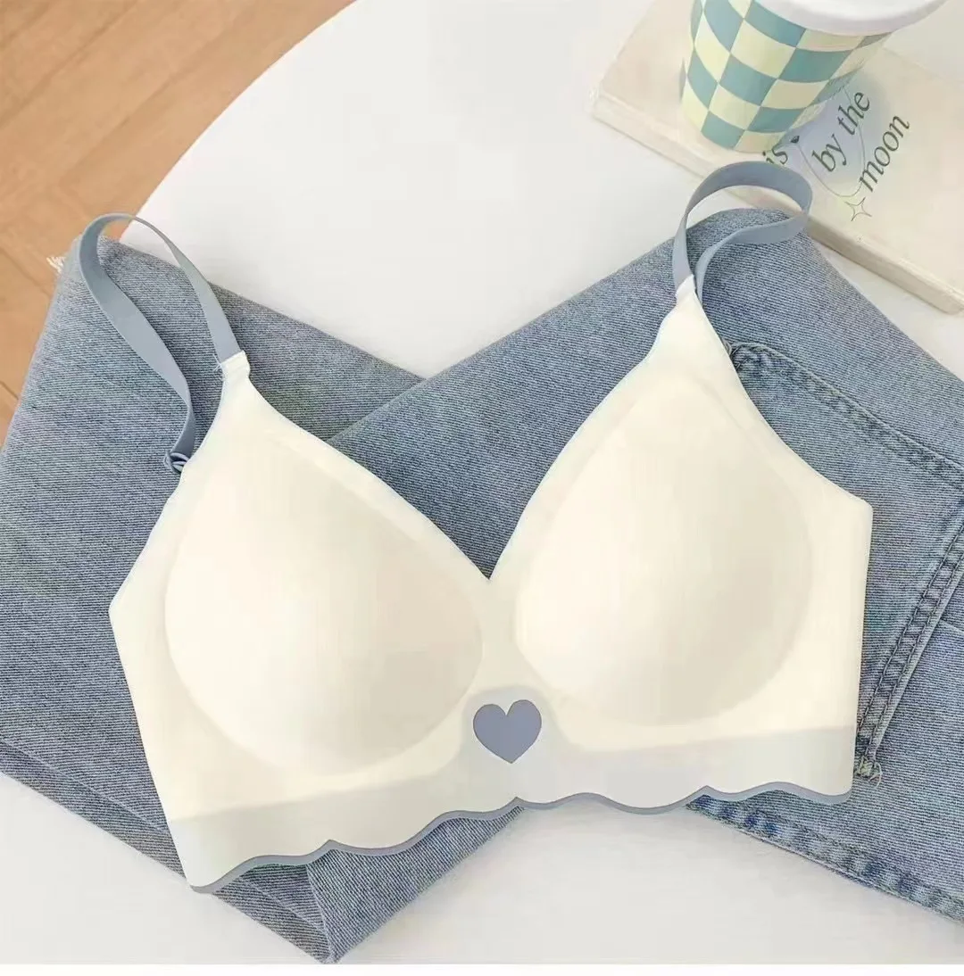

Traceless underwear One piece 3D soft support comfortable women Bra gathered color contrast bras Female Lingerie