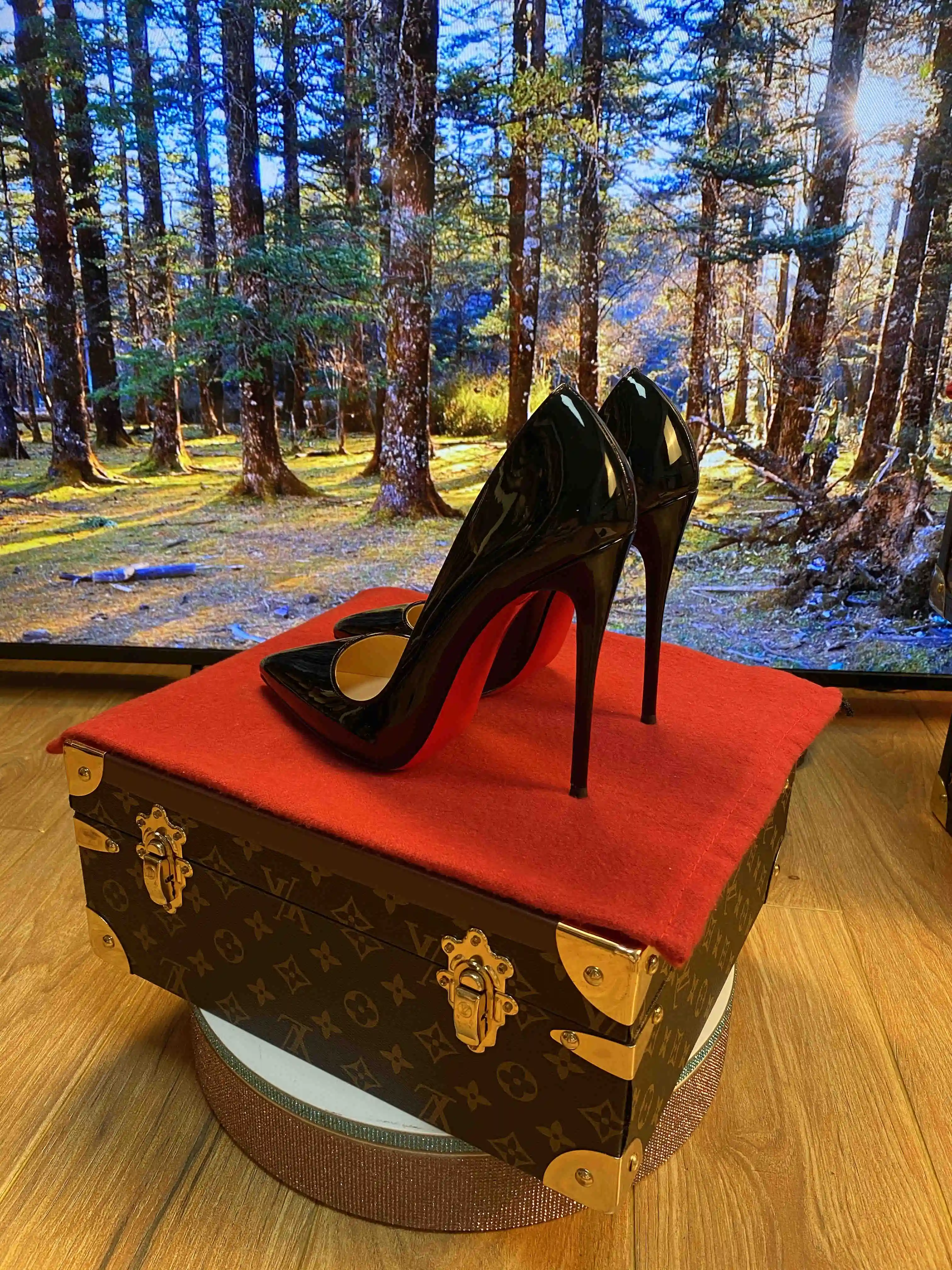 Black patent leather red soled high heels for women 2024 new professional temperament pointed shallow mouth sexy single shoes