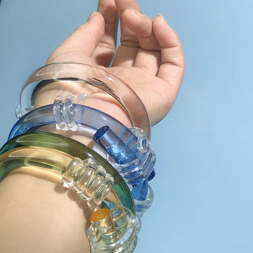 Inilbran Bracelet Boho Manchette Acrylique Chunky Empilable Géométrique En Résine Blanche Ajustable Bijoux Pour Femmes