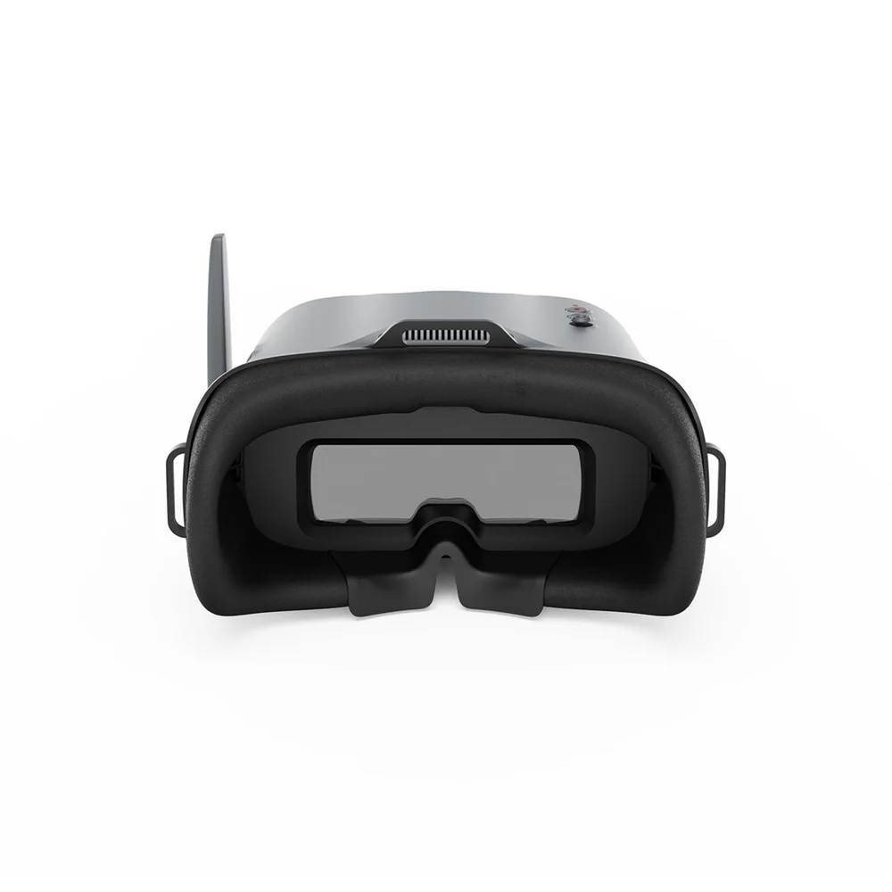 Lunettes FPV VR04 connectées à un drone, écran affichant le flux vidéo, immersion totale et confort optimal pour le pilotage.