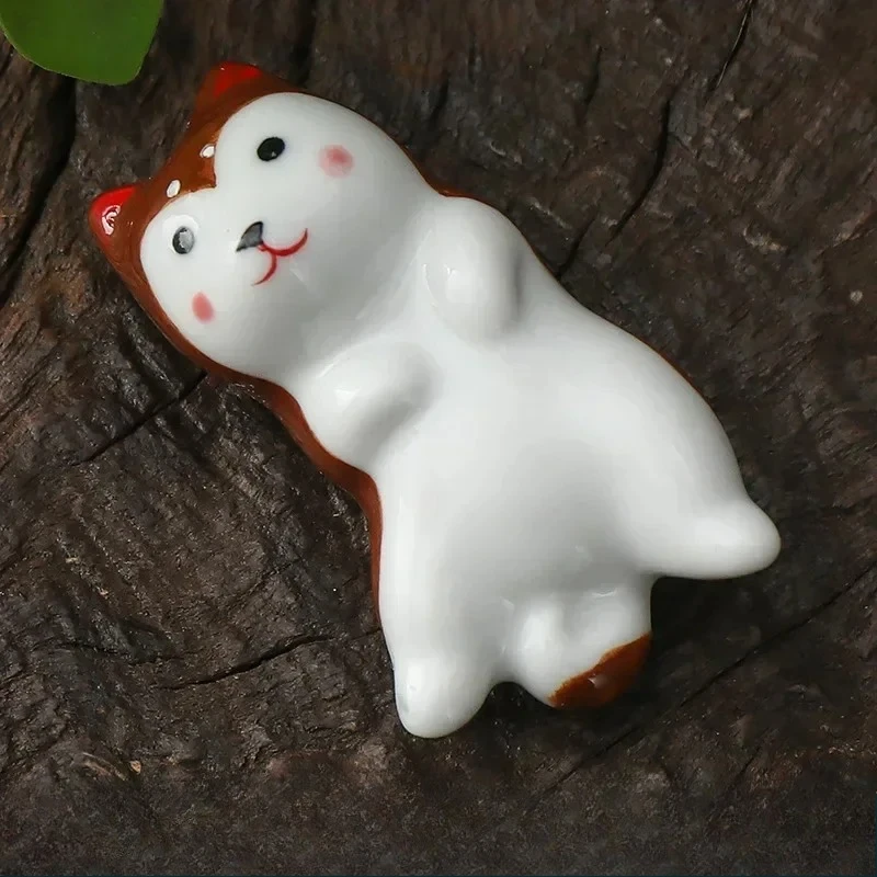 Japanese Style Underglaze Ceramic Cute Dog Chopstick Holder Tableware Restaurant Simple Oval Spoon Bracket Utensil for Kitchen