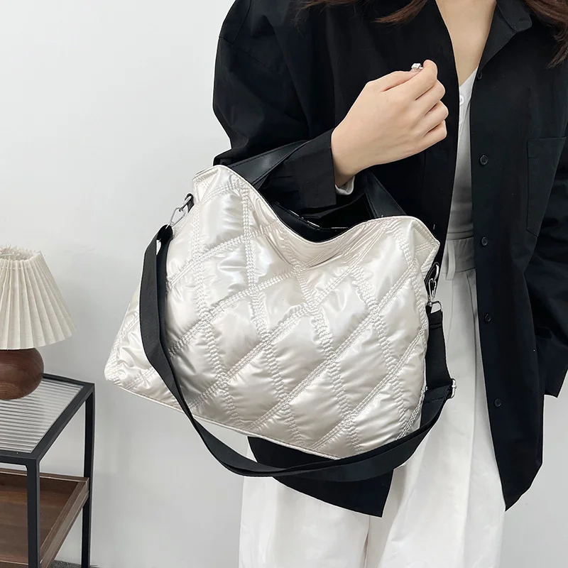 Winter Große Kapazität Pendeln Handtaschen Neue frauen Stepp Gemusterte Einkaufstasche Einfarbig Einzelnen Schulter Tasche Unterarm Tasche – Detail 12