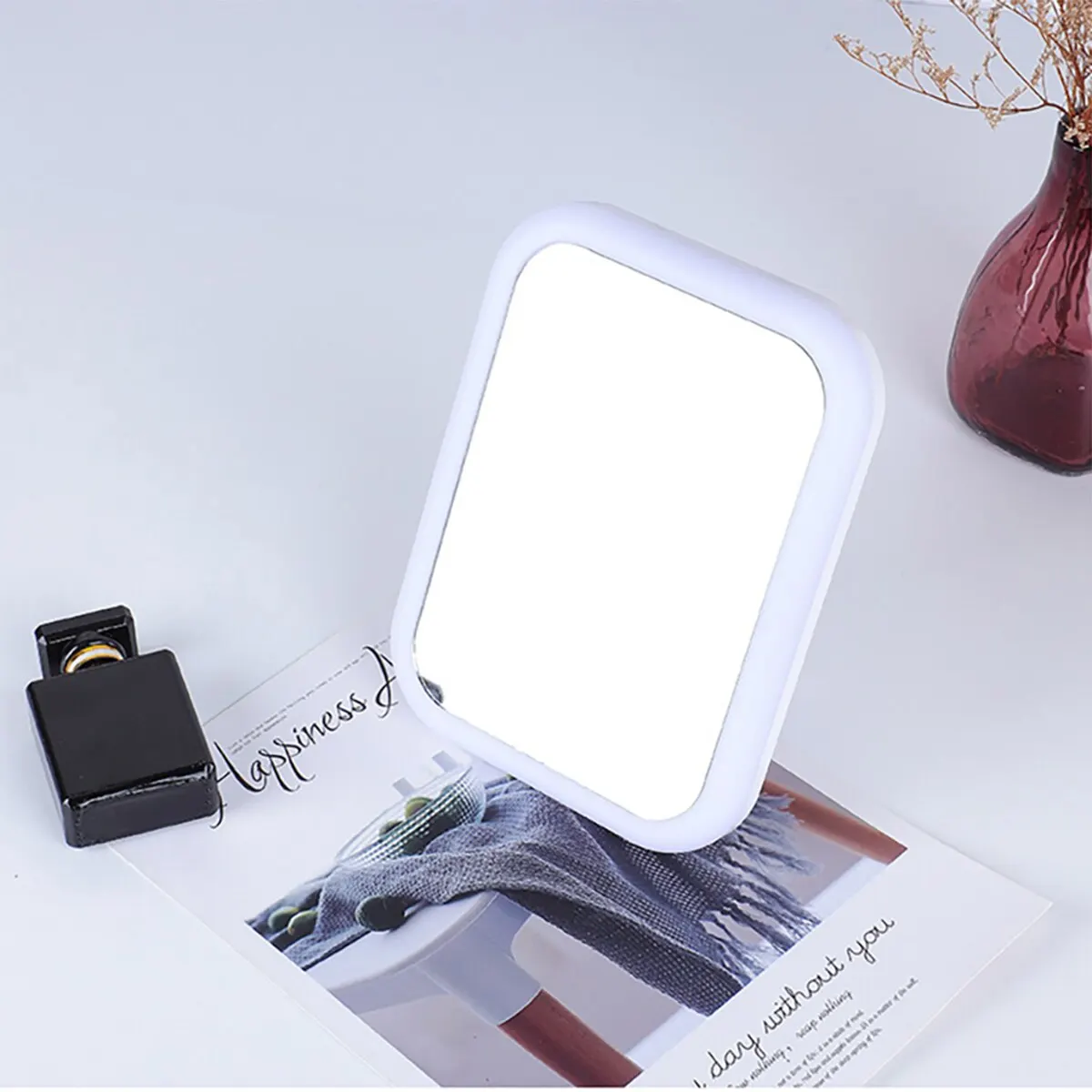 LED 조명 터치 스크린 LED 메이크업 거울, 휴대용 스탠딩 접이식 화장대 거울, 조정 가능한 화이트 핑크 가정용 기숙사