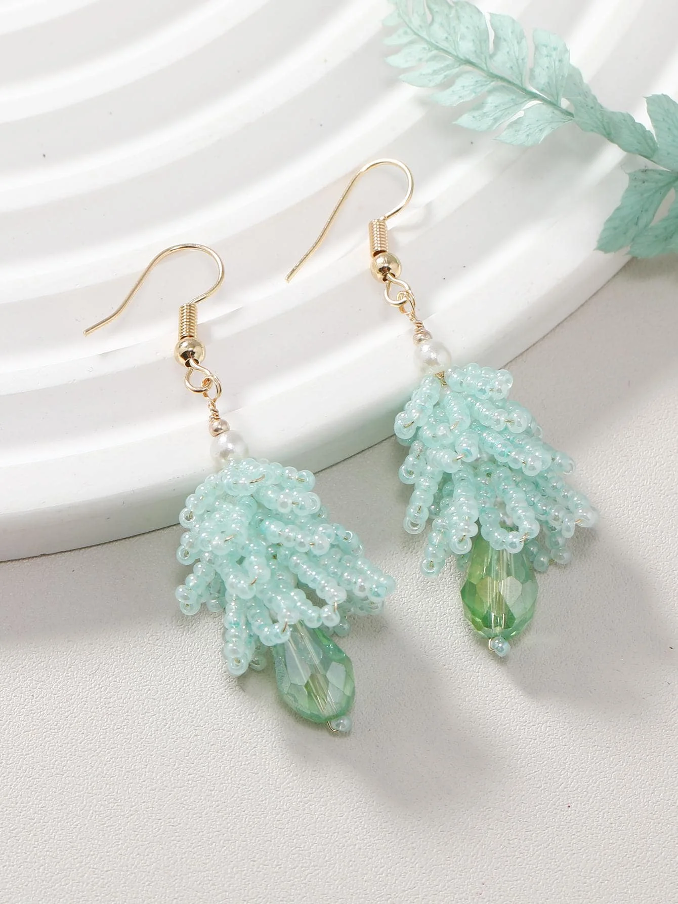 

1pair Beaded Drop Earrings for Women Summer Crystal Pinecone Pendant Hand-woven Earrings