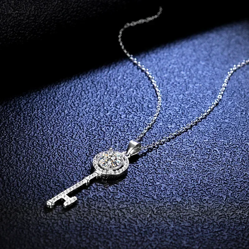 Luxury 18K White Gold Key Necklace for Women-1ct Moissanite Diamond Pendant, Classic Style, Ideal Wedding Gift